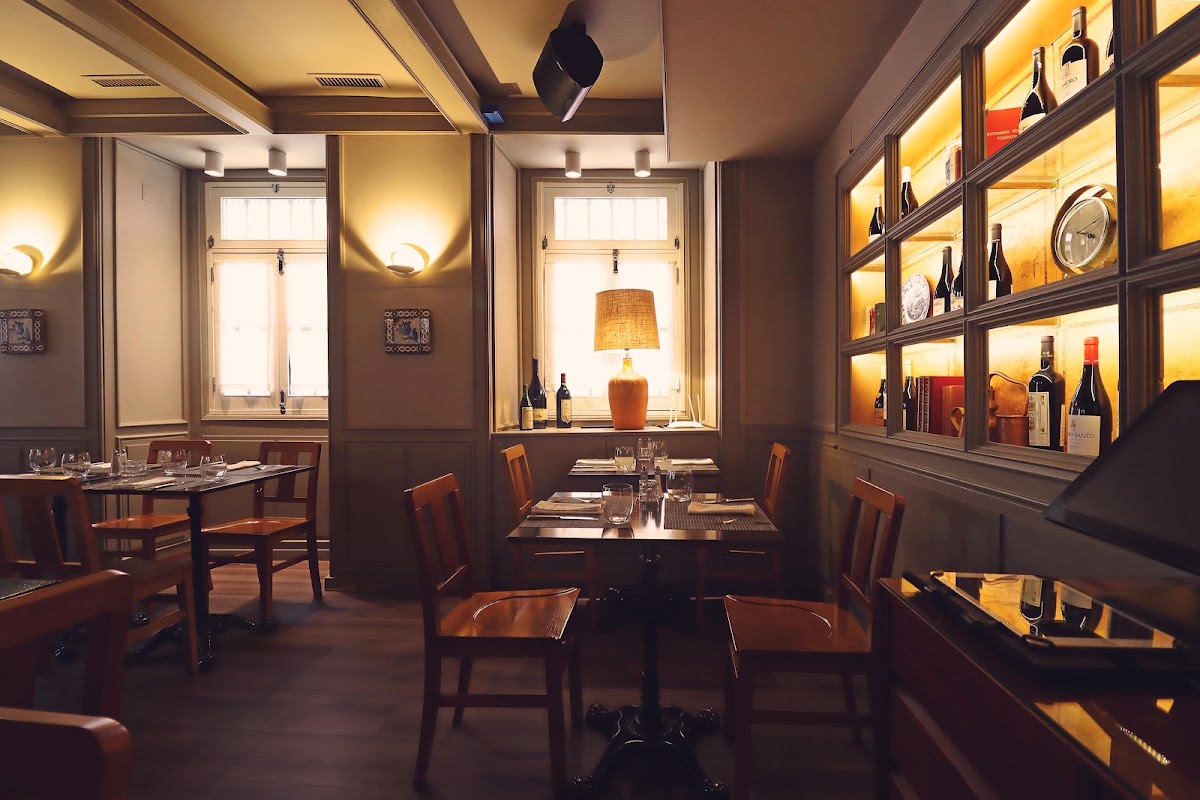 Cervejaria Liberdade warm dining room