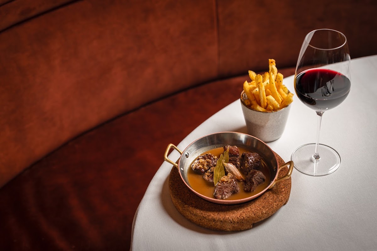 Slow-braised beef with fries